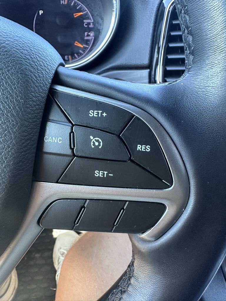 2022 Jeep Cherokee Laredo X photo 13