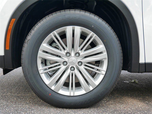 2025 Mitsubishi Outlander PHEV ES photo 2