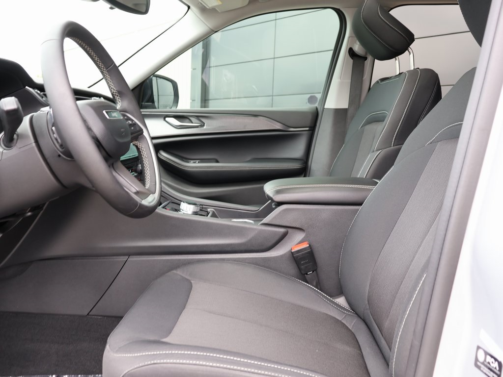 2023 Jeep Grand Cherokee Laredo X photo 22