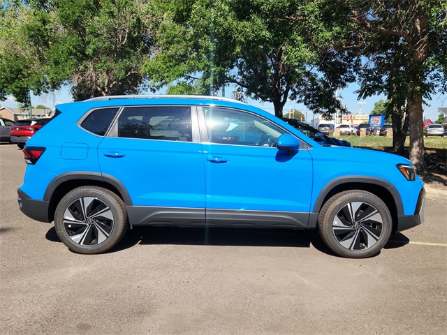 2025 Volkswagen Taos SE photo 2