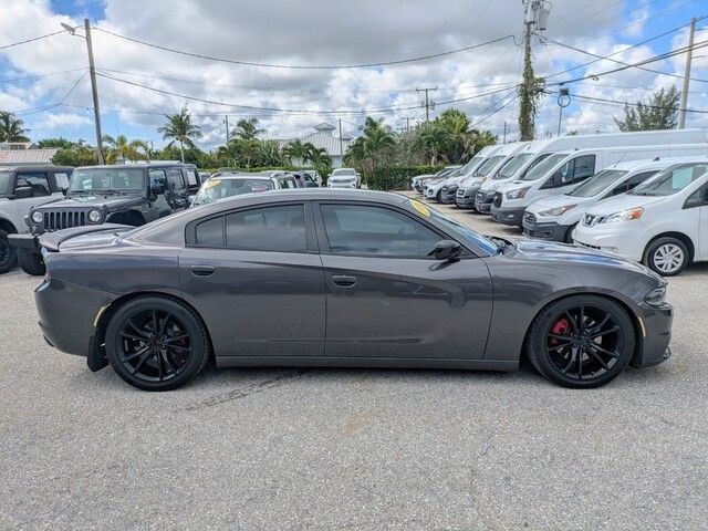 2016 Dodge Charger R/T photo 7