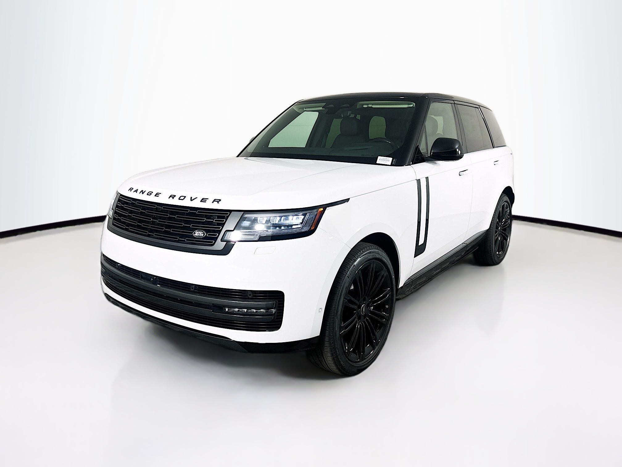 2025 Land Rover Range Rover SE's photo