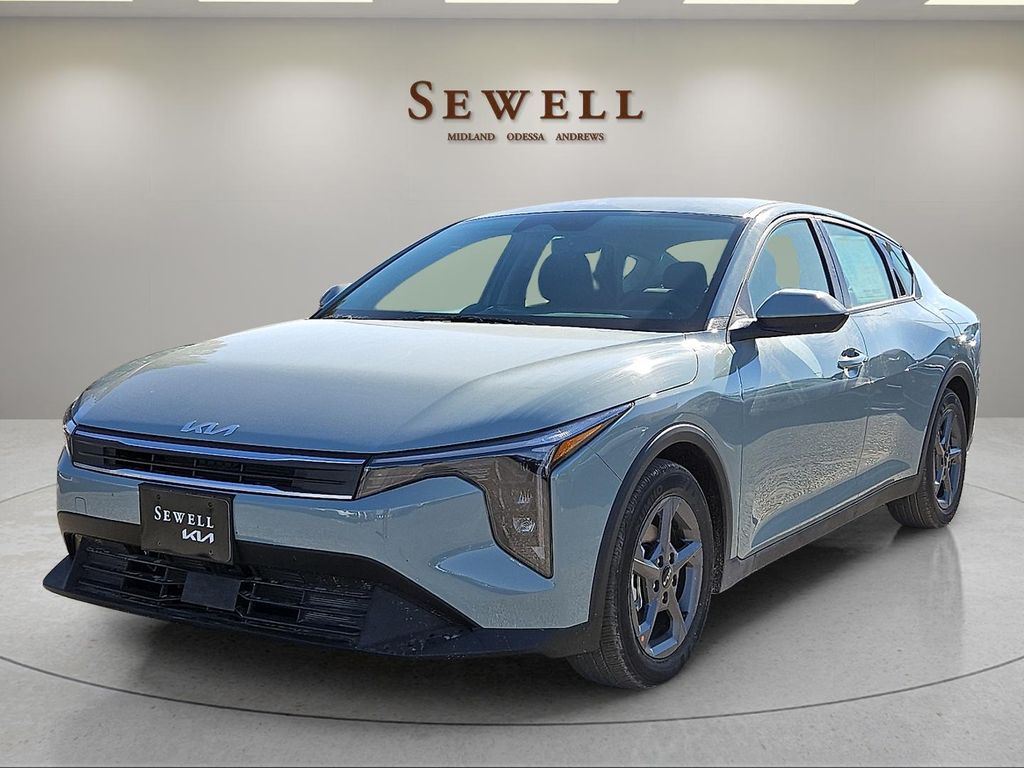 2025 Kia K4 LXS's photo