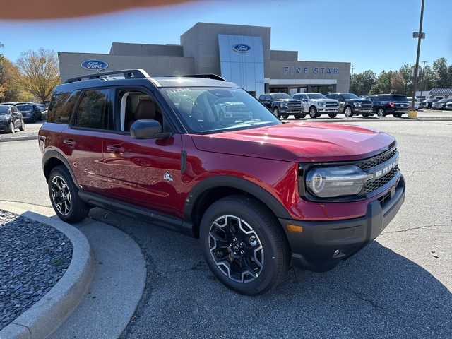2025 Ford Bronco Sport Outer Banks photo 2