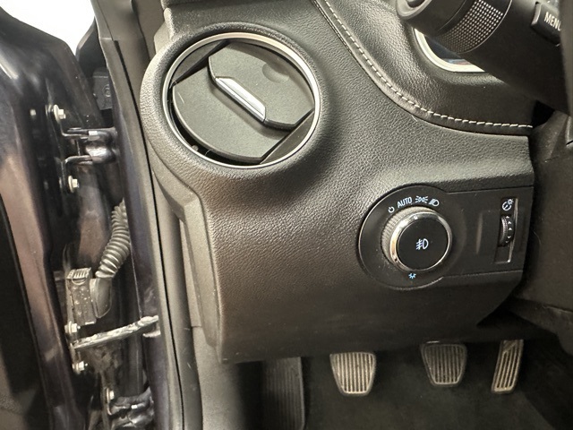2014 Chevrolet Camaro 1LT photo 19