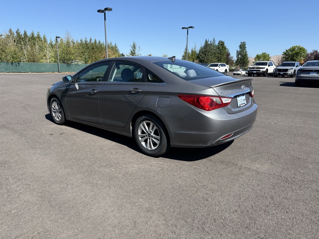 2013 Hyundai Sonata GLS photo 2