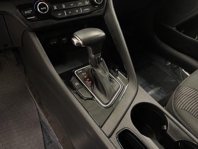 2022 Kia Niro Plug-In Hybrid LXS photo 13