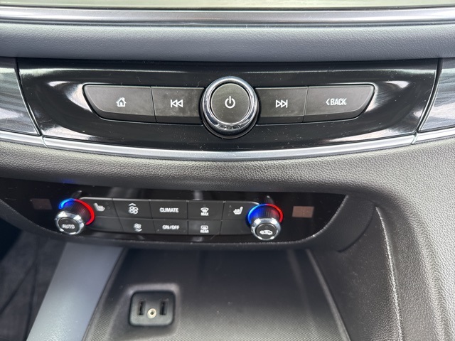 2019 Buick Enclave Essence photo 30
