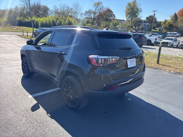 2026 Jeep Compass Latitude Altitude photo 4