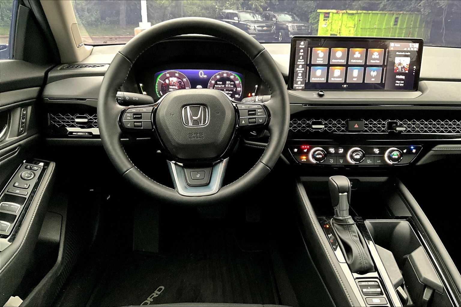 2025 Honda Accord Hybrid Touring photo 5