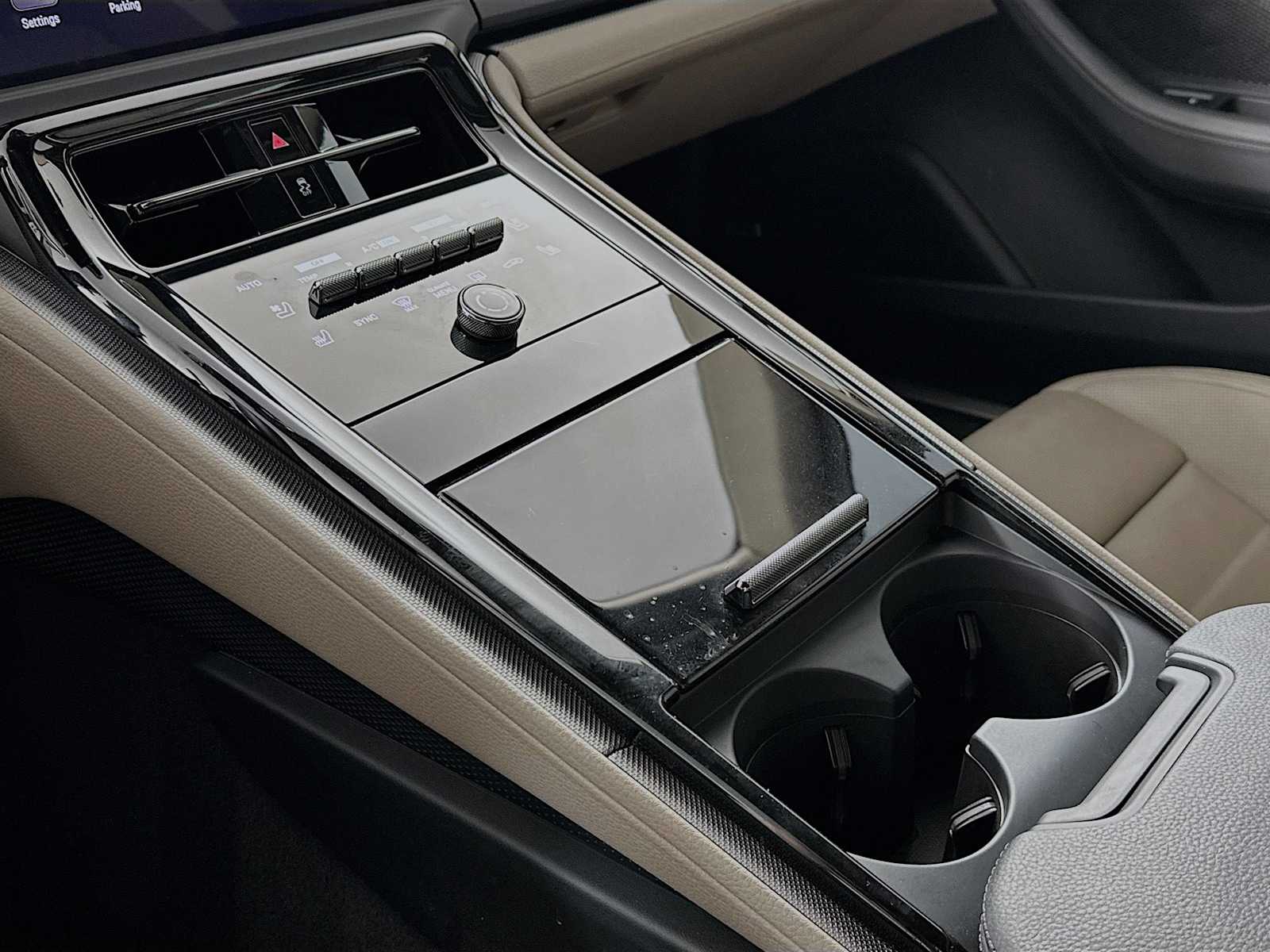 2025 Porsche Panamera photo 17