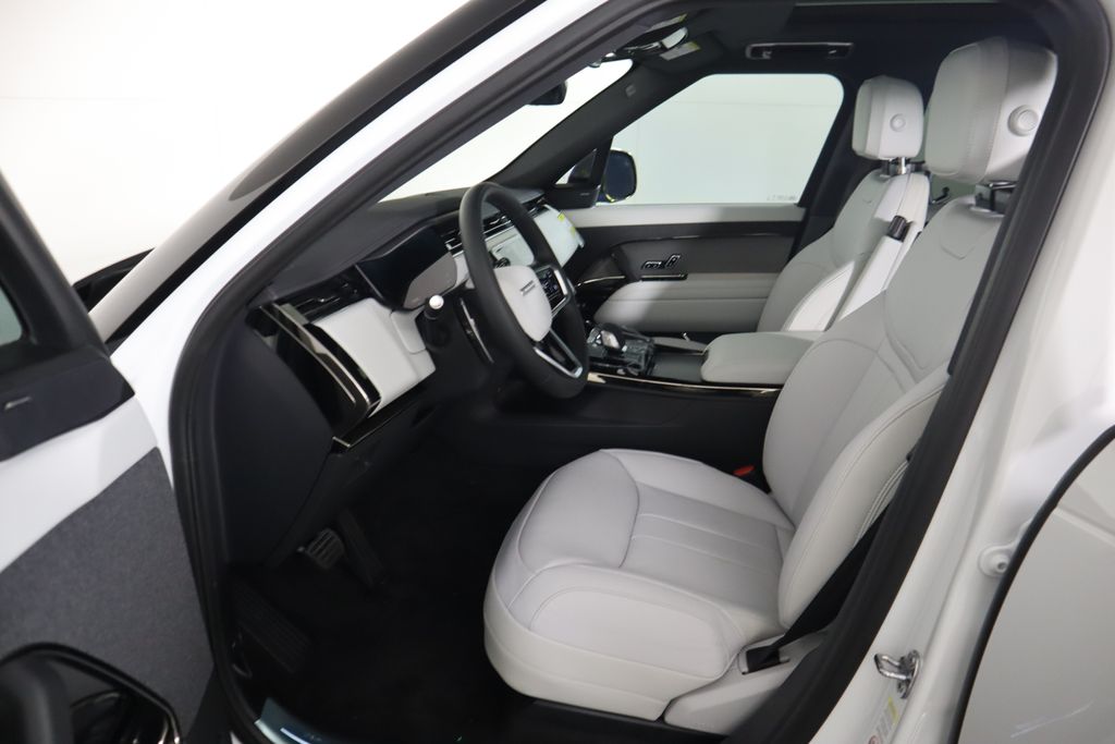 2025 Land Rover Range Rover Sport P360 S photo 17