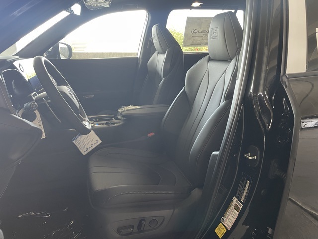 2025 Lexus TX 500h F SPORT Performance Premium photo 3