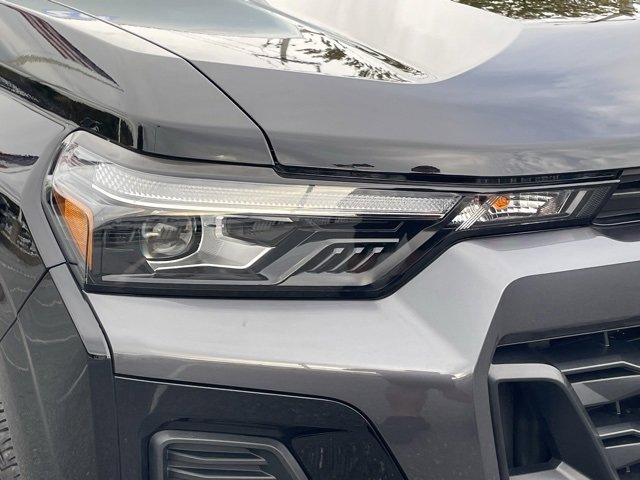2024 Chevrolet Colorado LT photo 9