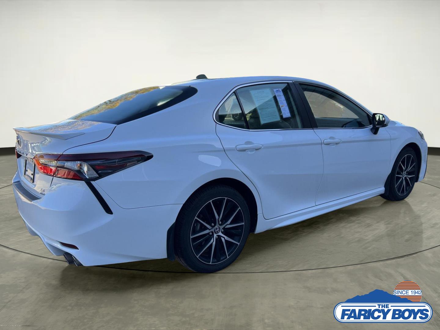 2023 Toyota Camry SE photo 4