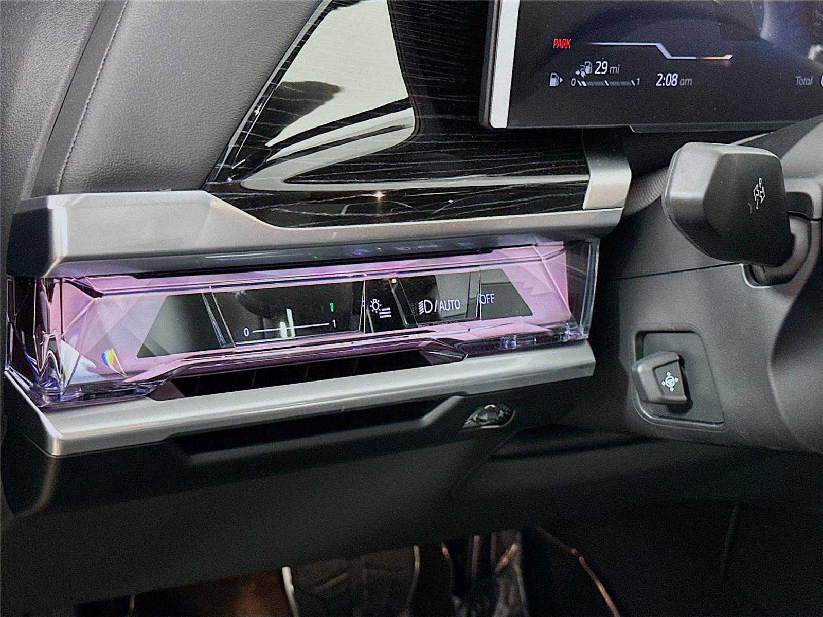 2026 Bmw 750e photo 10