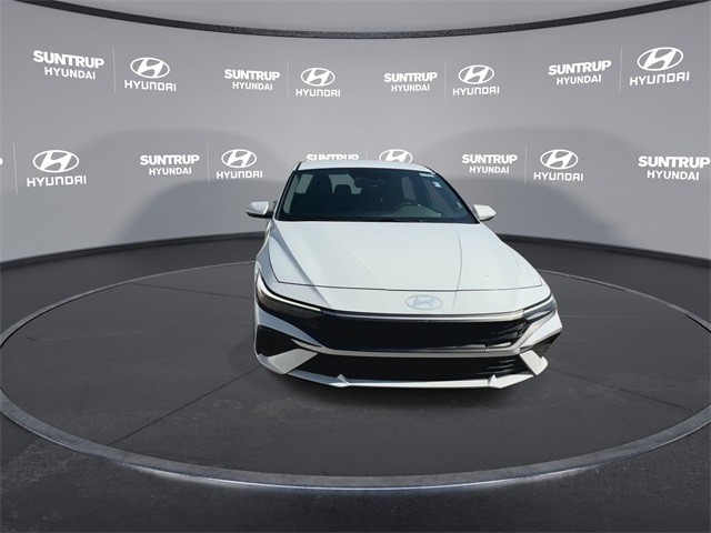 2024 Hyundai Elantra SEL photo 4