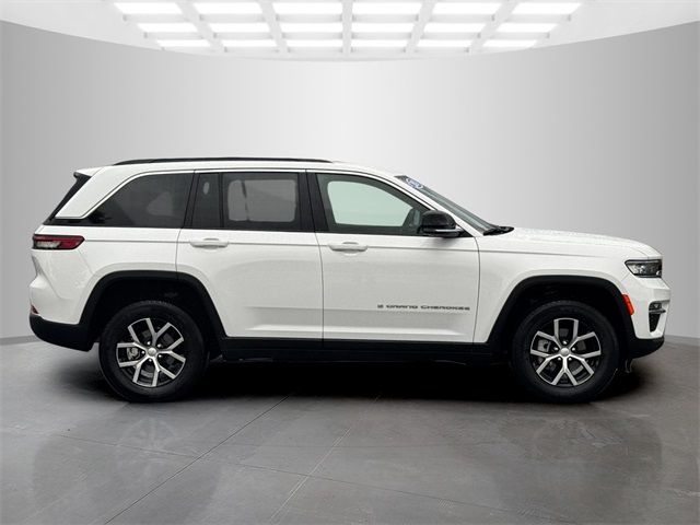 2024 Jeep Grand Cherokee Limited photo 8