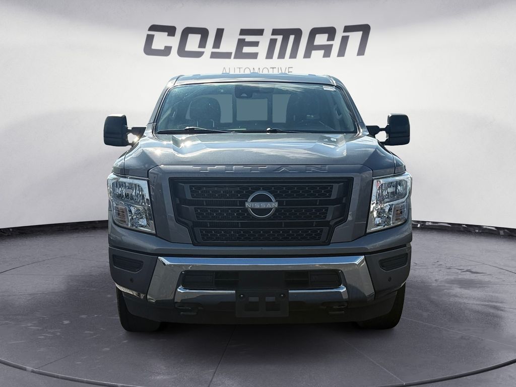 2023 Nissan Titan SV photo 8