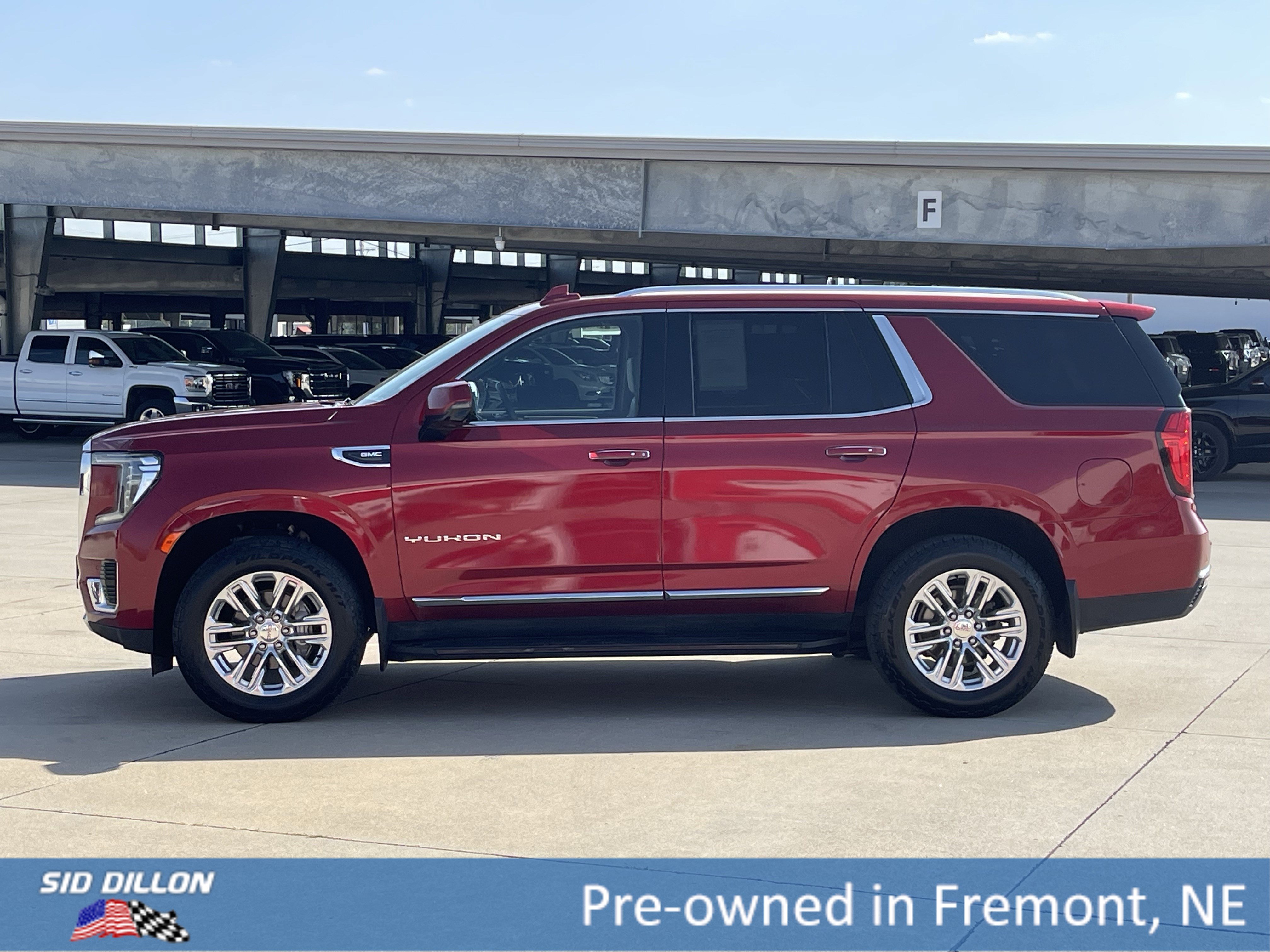 2021 Gmc Yukon SLT photo 2