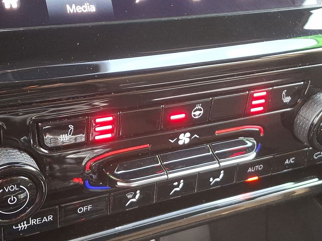 2024 Jeep Grand Cherokee Altitude photo 24
