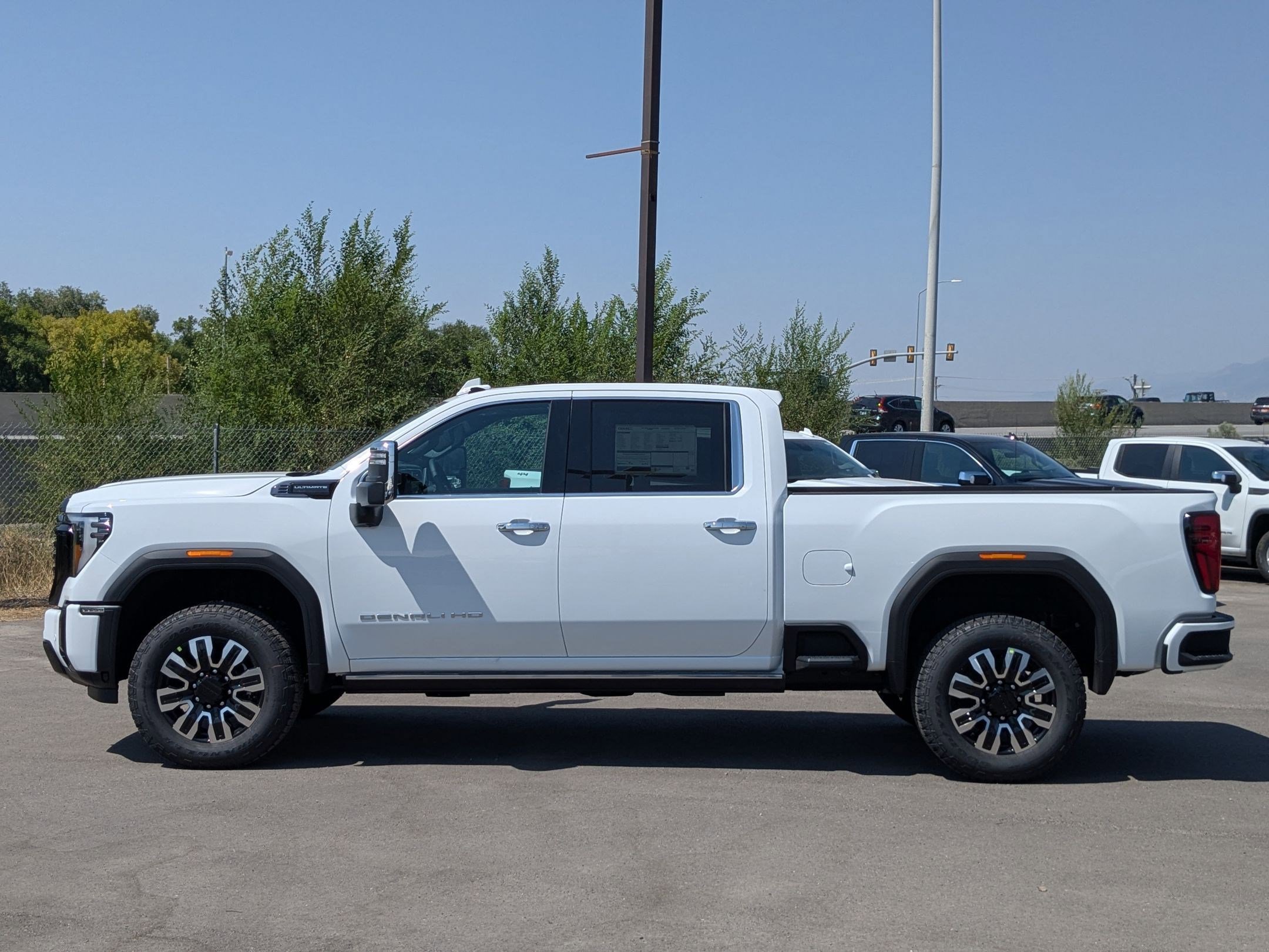2025 Gmc Sierra 3500 HD Denali Ultimate photo 2