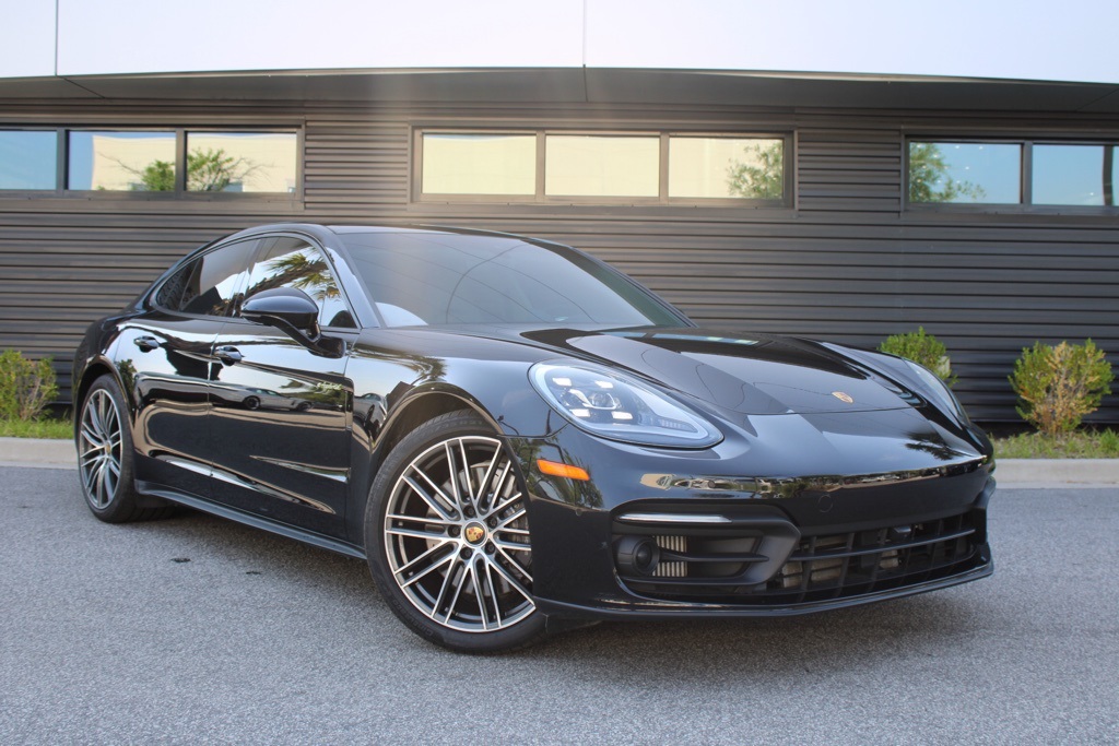 2023 Porsche Panamera E-Hybrid photo 9