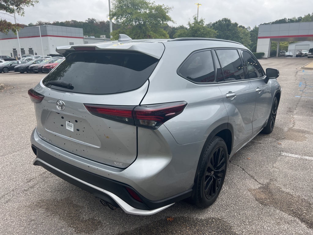 2024 Toyota Highlander XSE photo 3