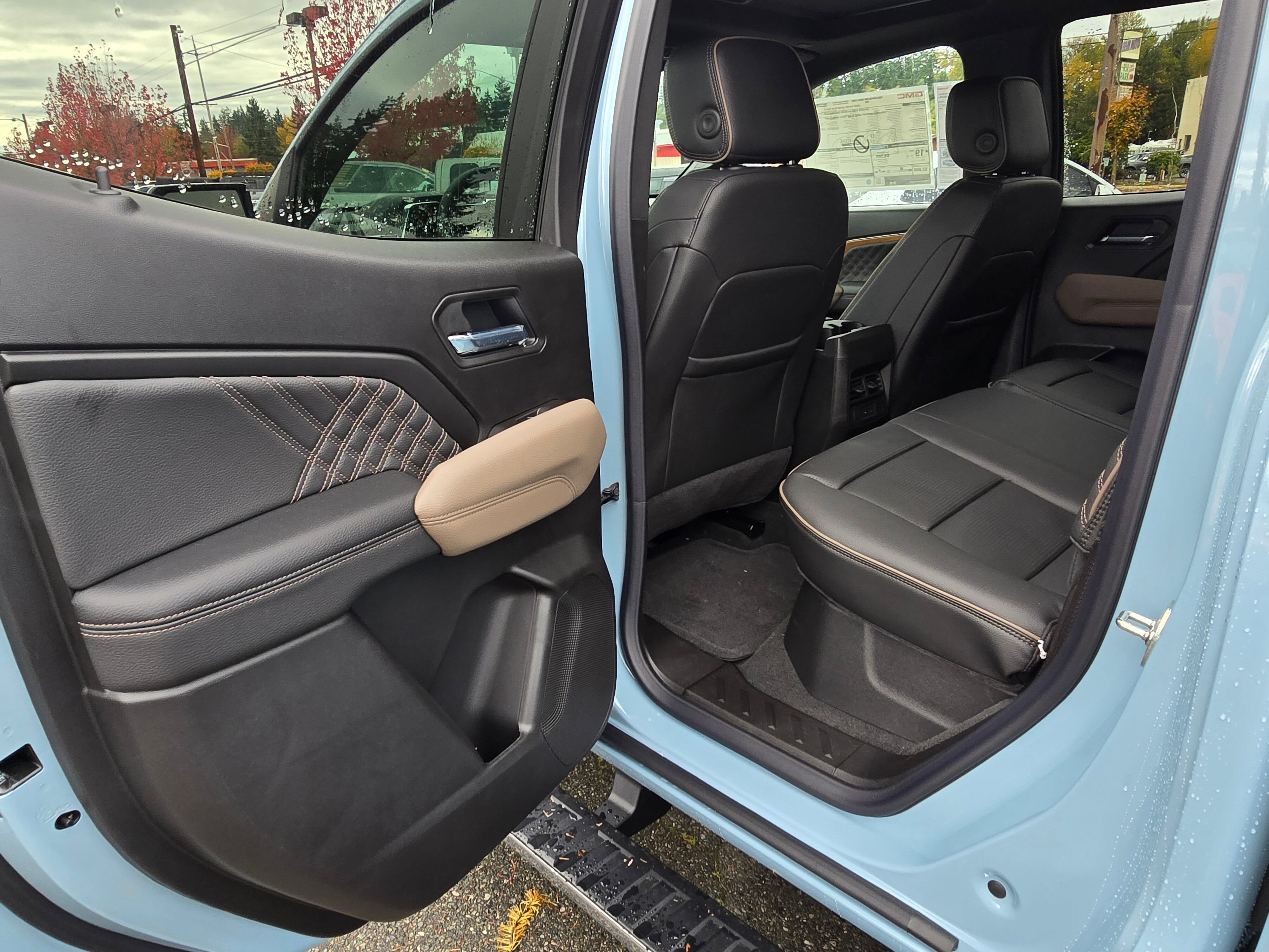 2026 Gmc Canyon Denali photo 2