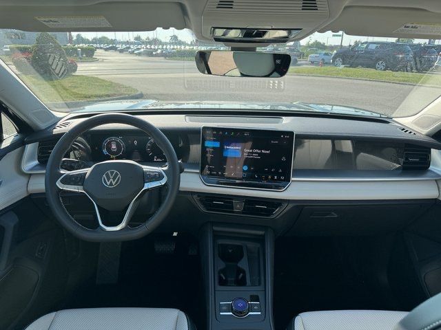 2025 Volkswagen Tiguan SE photo 13