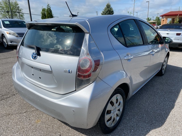 2012 Toyota Prius C One photo 6