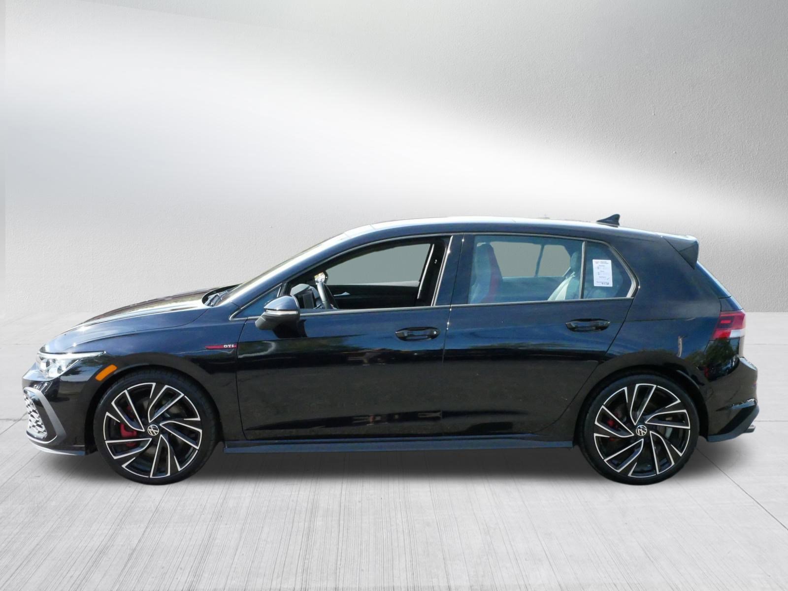 2023 Volkswagen Golf GTI Autobahn photo 4