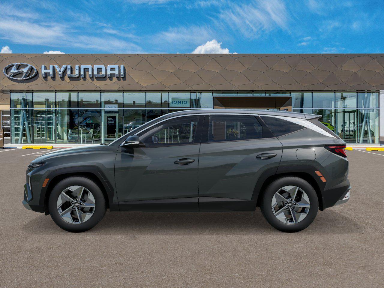 2026 Hyundai Tucson Hybrid SEL photo 2