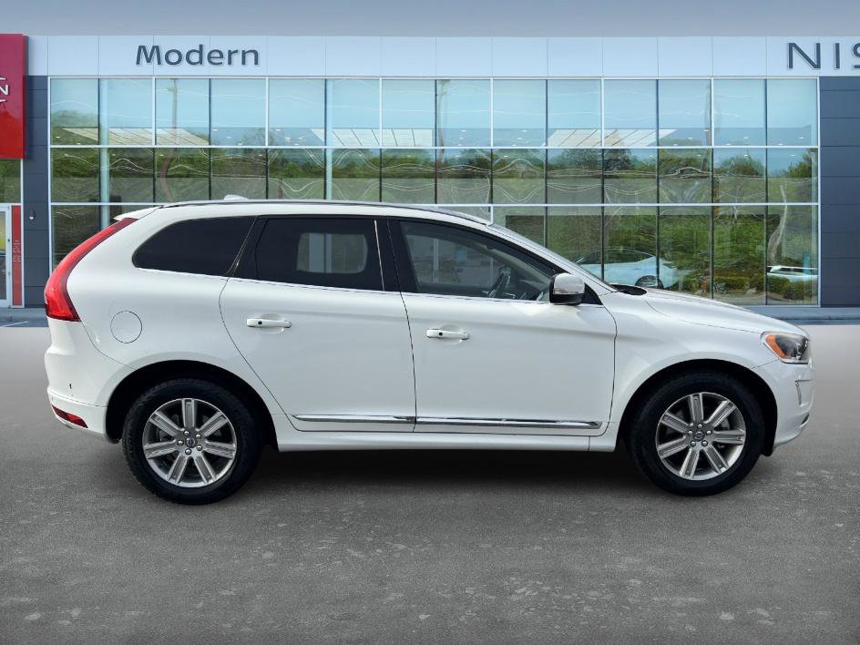 2017 Volvo XC60 T5 Inscription photo 3