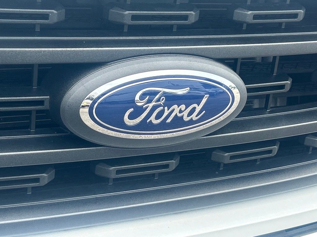 2023 Ford F-150 XL photo 16