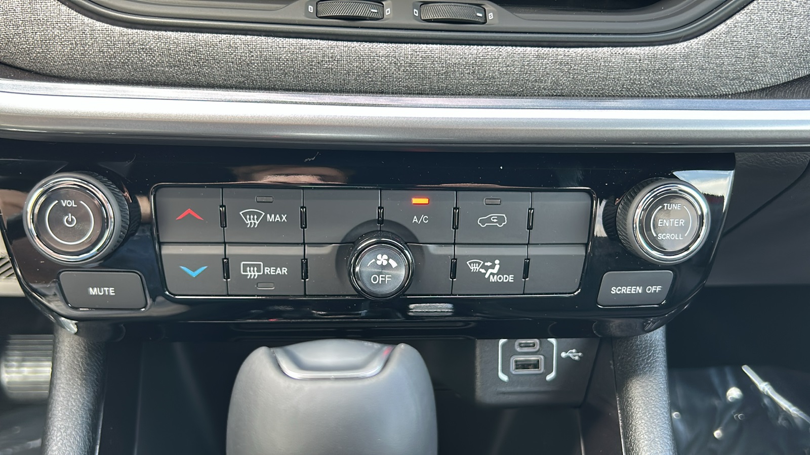 2025 Jeep Compass Latitude photo 26