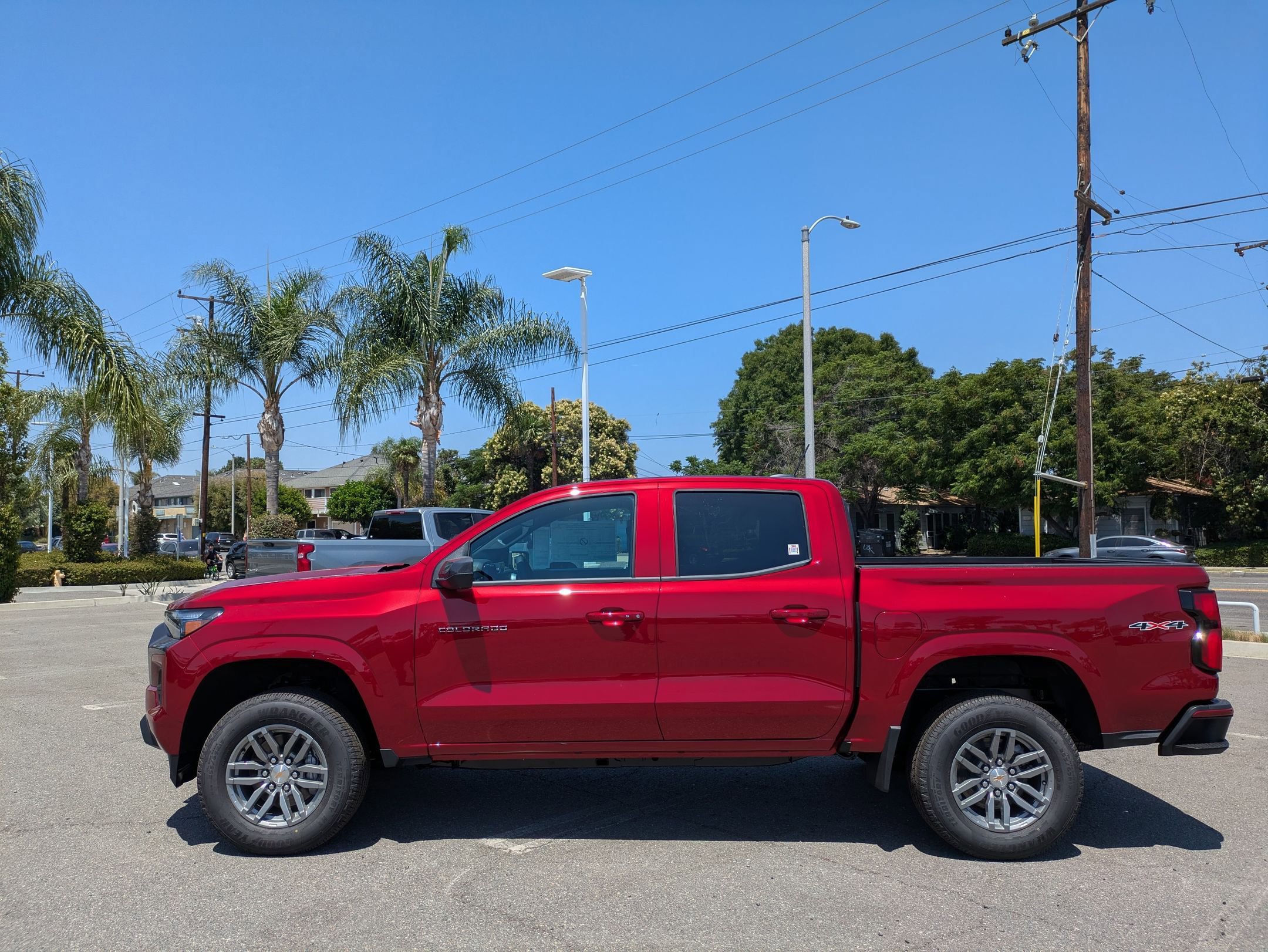 2025 Chevrolet Colorado Work Truck LT photo 2