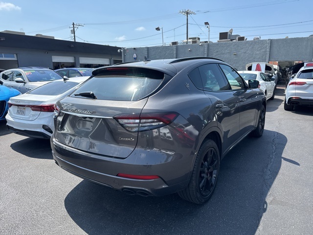 2022 Maserati Levante GT photo 3