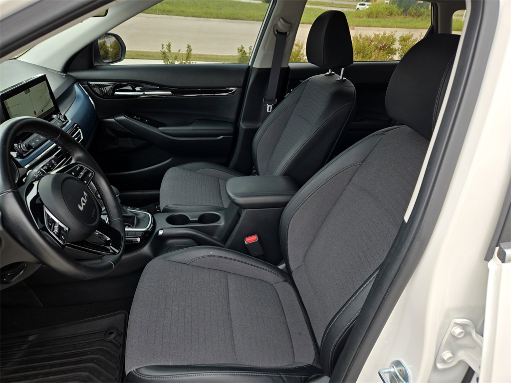 2023 Kia Seltos Nightfall Edition photo 20
