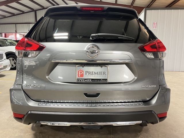 2018 Nissan Rogue SV photo 3