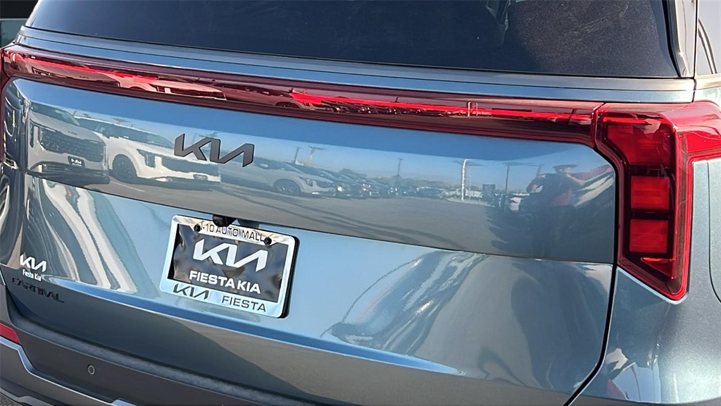 2026 Kia Carnival SX photo 8
