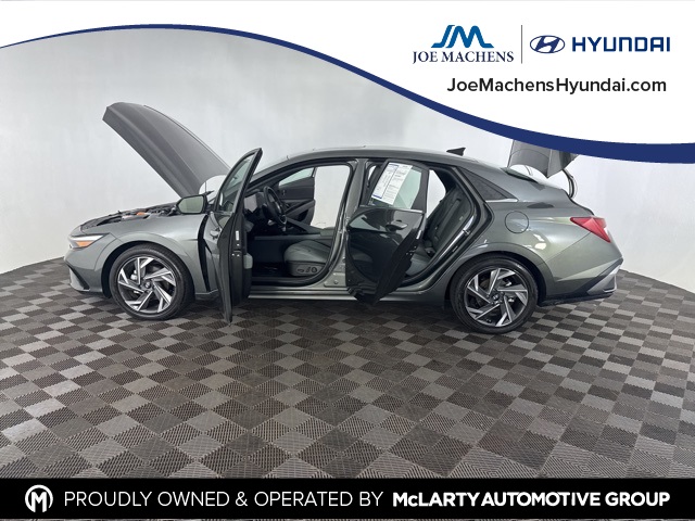 2024 Hyundai Elantra Hybrid Limited photo 7