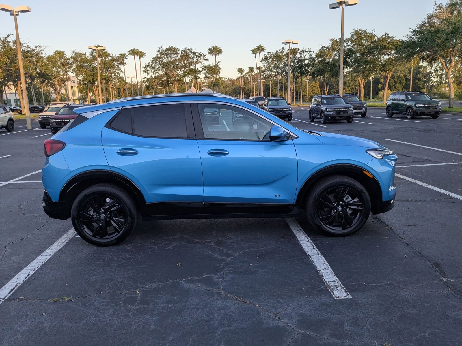 2025 Buick Encore GX Sport Touring photo 4