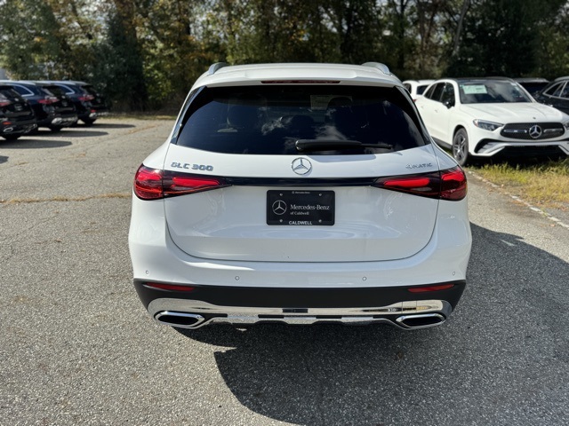 2026 Mercedes Benz GLC 300 4MATIC photo 2