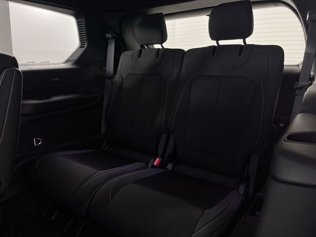 2025 Jeep Grand Cherokee Laredo X photo 22