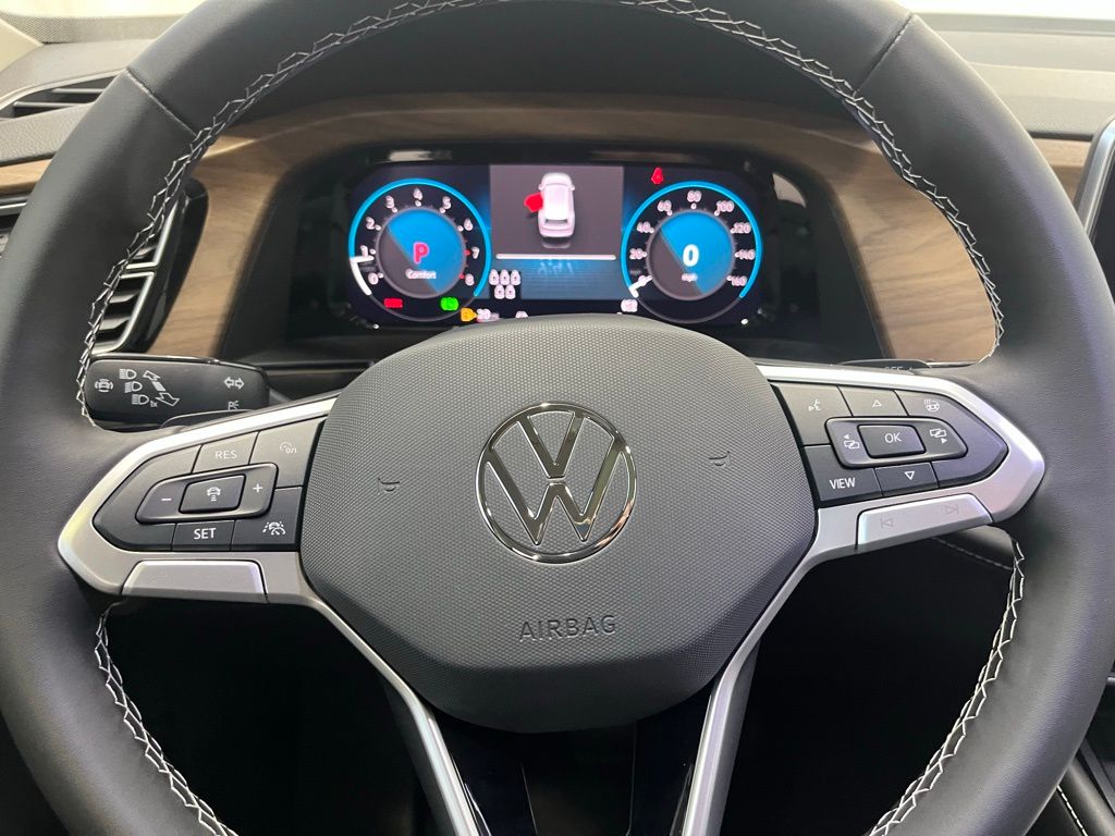 2025 Volkswagen Atlas SE Technology photo 18
