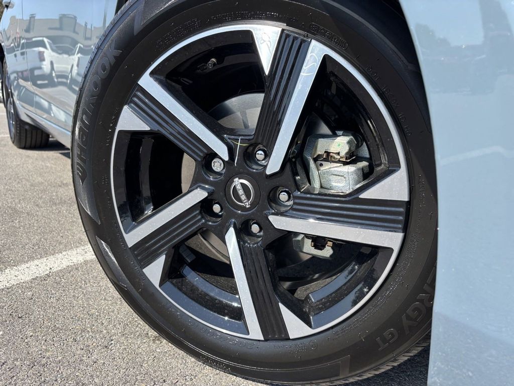 2025 Nissan Sentra SV photo 4