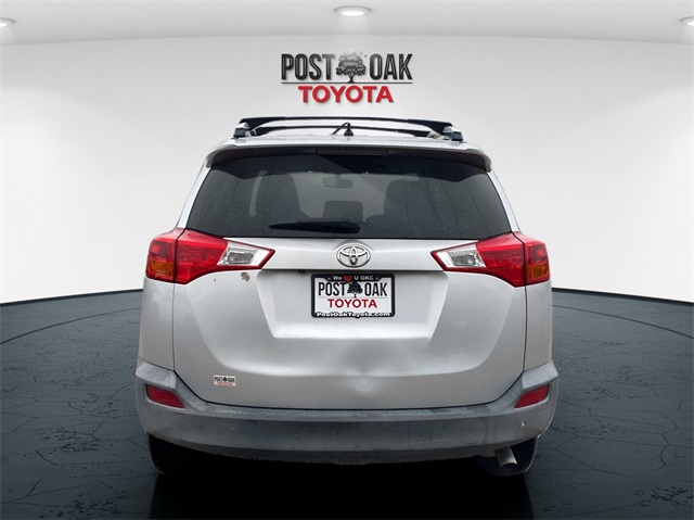 2014 Toyota RAV4 LE photo 6