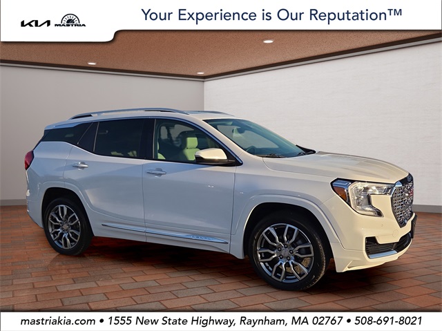 2022 GMC Terrain Denali's photo