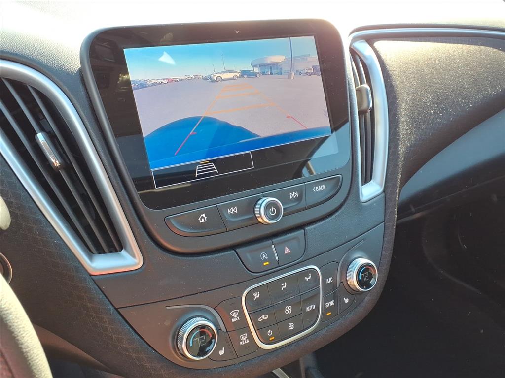 2024 Chevrolet Malibu 1LT photo 3